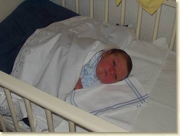 20040922-02 Voor het eerst in zijn eigen bed